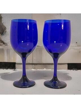 Set of (2) Beautiful Vintage Libbey Cobalt Blue Wine Glasses. 7” tall.  2 3/4 W